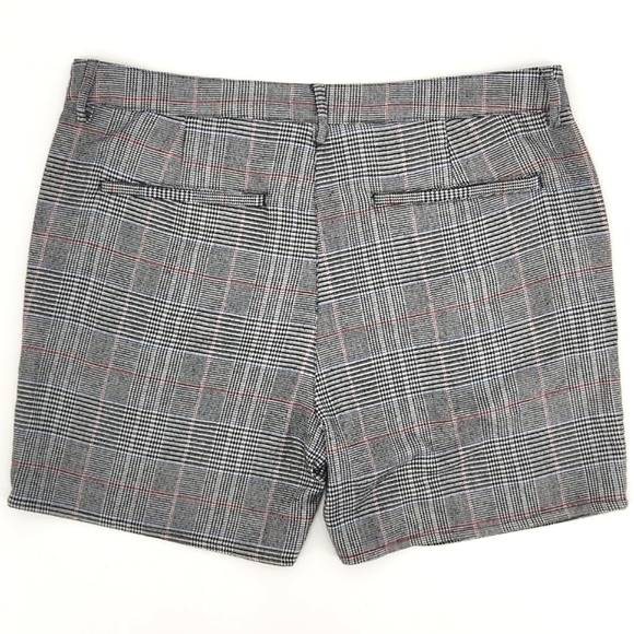Asos Plaid Houndstooth Flat Front Shorts Womens Size 36 Black, White, Blue & Red - Picture 6 of 13